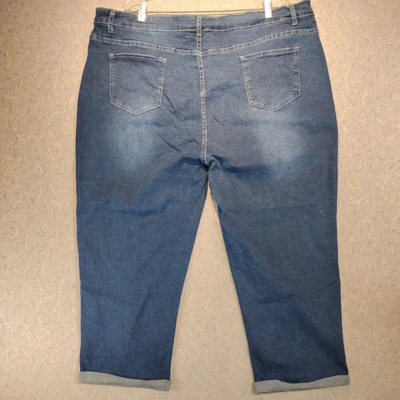 Women's  Blue Denim 5 Pocket Capri Jeans Size 5X - Picture 6 of 9